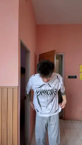 အမေဘေးကနေ ဆူနေပိ😑#foryoupage #fypシ #tiktokkcreator 