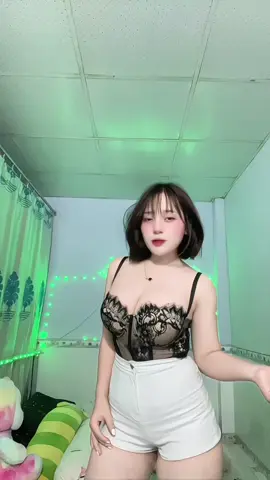 Nhảy như không nhảy 🫣#viral #xuhuong #fyp #Xuân💜 