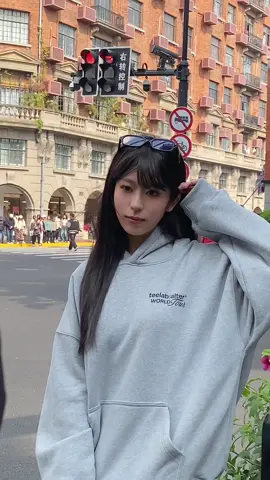 Bạn đã có chiếc Hoodie giữ ấm cho mùa đông năm nay chưa ?!😉 #teelabworldtour #shanghai #onboarding 