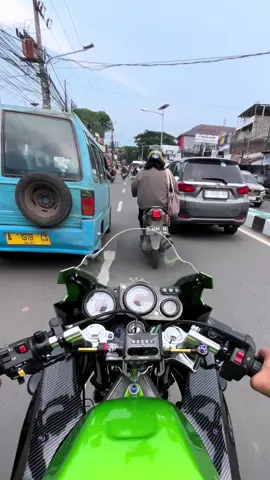 Suara karbunya bikin candu deh 😘 #ninjarrnew #ninjarr #kawasakininja #serangbanten #2stroke 