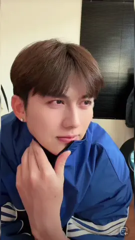 1 bulan lagi tahun depan..ini baru kemungkinan KLO g ada halangan mau nikah..doain saja😅#徐志滨soleil #xuzhibin_chineshmodel🥰🥰 #Live_douyin_tiktok_china 