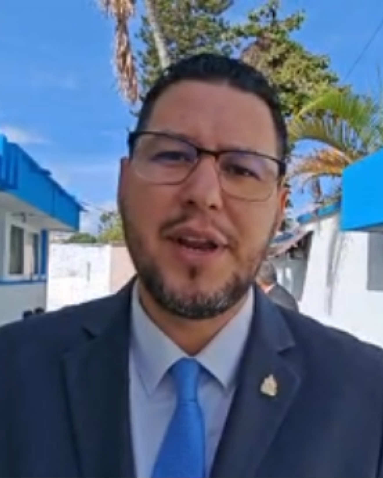 El gobierno de la presidenta Xiomara Castro tiene los mejores indicadores de la historia, y por eso estamos con la frente en alto y seguimos en lucha, manifiesta el director de migración abogado Wilson Paz. #honduras 