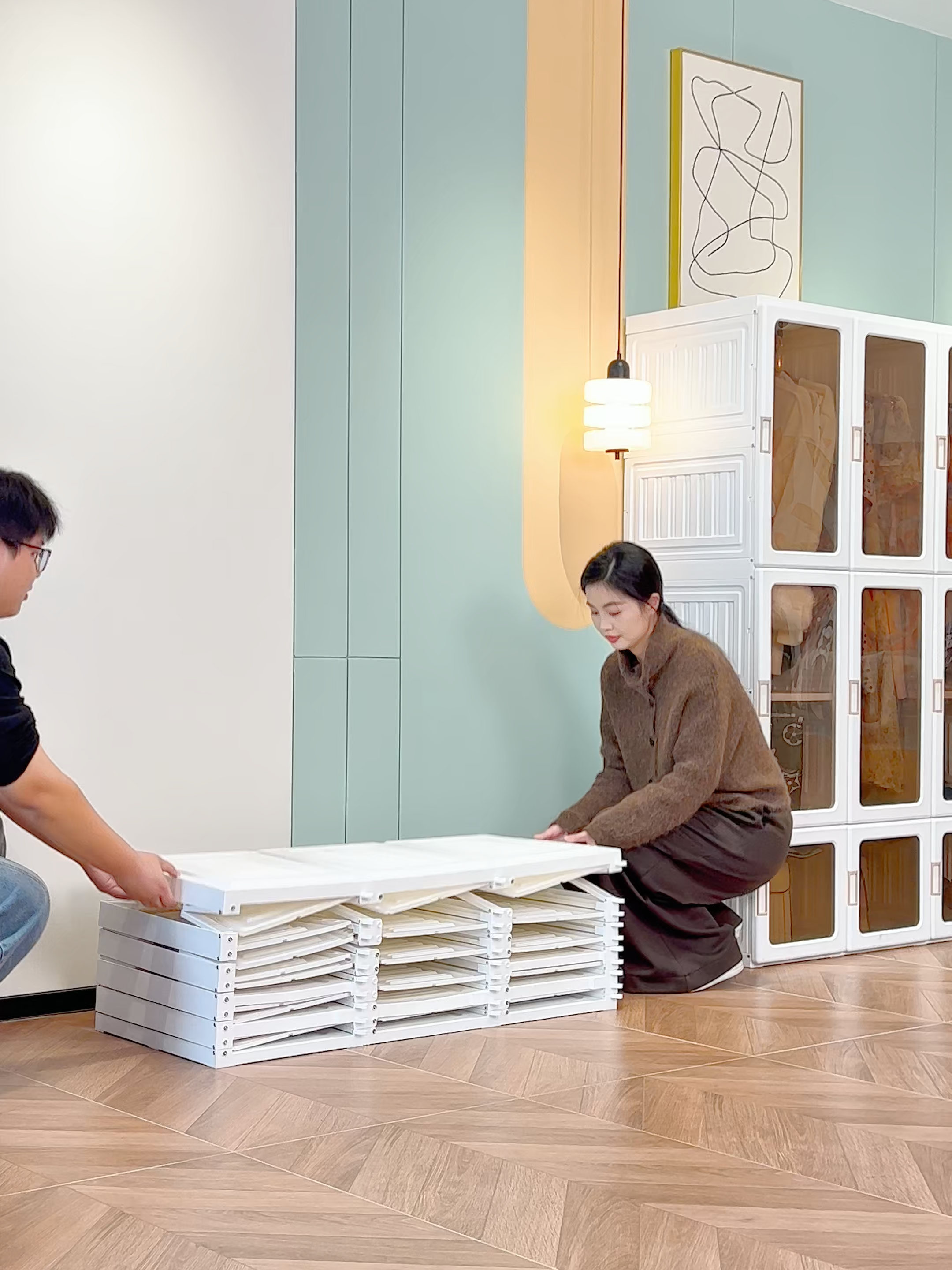 May transparent na pinto kaya mabilis maghanap ng outfit, may hanging area sa taas at folding shelves sa baba 👗🧺 kaya kasya ang pang-araw-araw, pang-trabaho, hanggang pang-apat na season!#ANTBOX #payday #FoldableWardrobe #FoldableCabinet #wardrobe