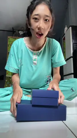 Asli dedeuieun saking enak nya uda beli ke 5x nyah 😭😭😭 #lapislegit #lapislegitpremium #familysbakery #pecintareuceuh #fyppppppppppppppppppppppp 