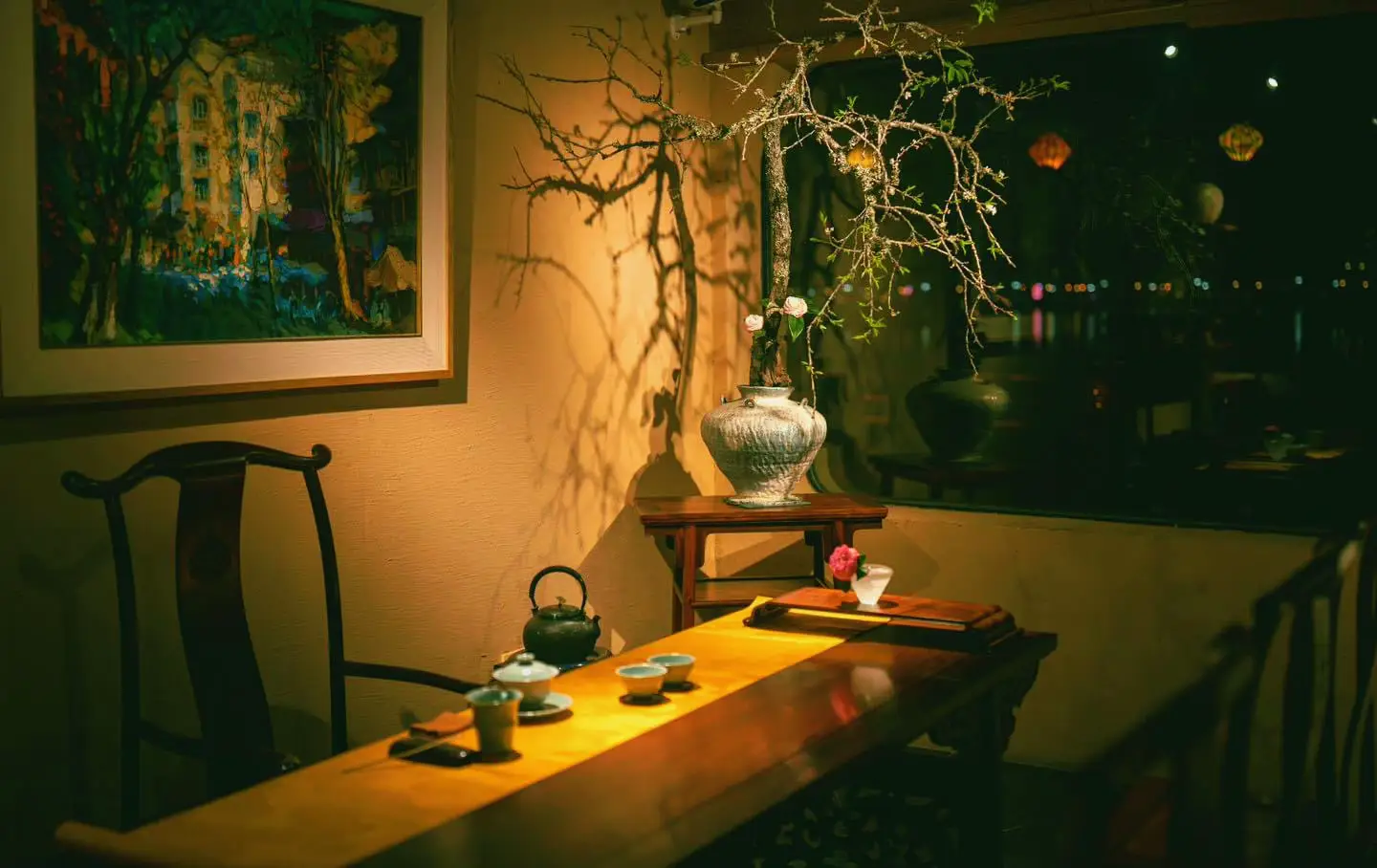 Rốt cuộc điều gì mới là quan trọng nhất đời người ? Lúc đói thì bánh mì là quý giá, no rồi lại thấy hoa hồng rất thơm. Thế gian này, vốn dĩ chẳng có thứ gì là “quan trọng nhất”, chỉ có thứ “đang cần nhất” mà thôi. Lúc nghèo, tiền là quan trọng nhất Lúc cô đơn, tình cảm là điều quý giá nhất. Lúc khát, mới thấy quý trọng những giọt nước. Đói rồi, mới hiểu bữa cơm ngon là hạnh phúc. Mệt rồi, mới nhận ra nghỉ ngơi là cần thiết. Bệnh rồi, mới hiểu sức khoẻ là tất cả. Cuộc đời là vô thường ..! #fyp #viral #tiktok #happy #peace 