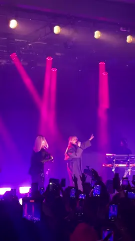 @Natasha Bedingfield popping out at the @monaleo 🎀 show in Brooklyn was not on my BINGO card! I love New York  #whodidthebodytour 