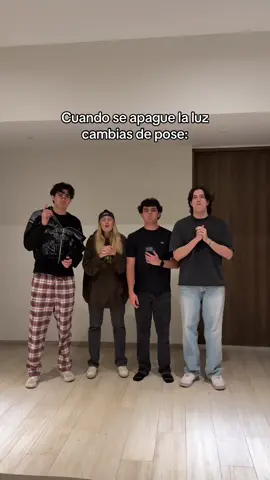 #fyp #comedia #parati JAJA la pose del final me asustó @pepinloyin @Isa Fernandez @paulobalazs 