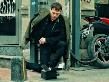 Eşref ve Rüya kalkın büyükleriniz geldi aras bulut iynemli ve dilan çiçek deniz bu rollerde gerçek aşkı bir nevi temsil ettiler hele ki sena'nın o masumluğu ideal ve gerçek ilişki budur eşref ve rüya o kadar çok yapmacık geliyor ki hiç izlemedim ama tiktok haklı sağolsun izlemiş gibi oldum  #çukur  #arasbulutiynemli  #dilançiçekdeniz  #edit #keşfet 