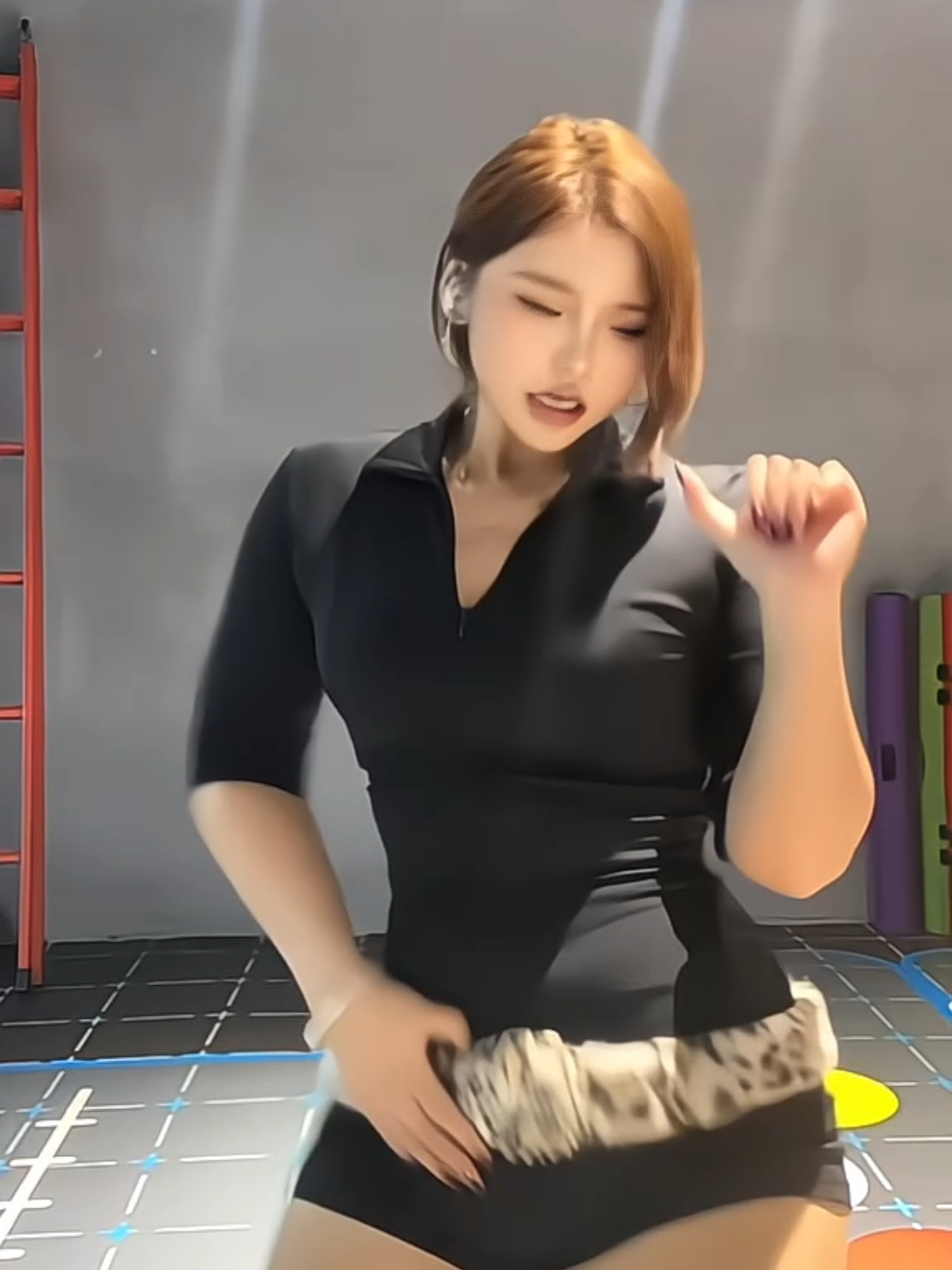 short gold hair #fakebodyy⚠️ #douyin #gemoy #fyp 