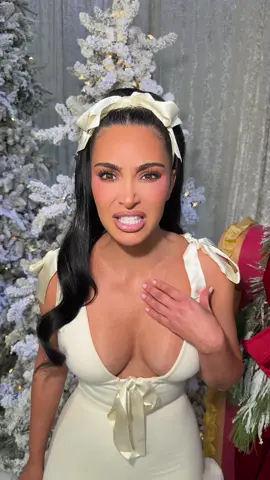 That’s a wrap on KIMSMAS!!! @Kyle Richards #RHOBH 