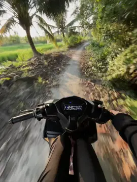 co anh ben canh duy nhat thoi..