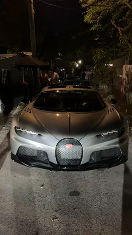 Art Basel is crazy in Miami🔥🏎️🎨 #bugatti #chiron #chironsupersport #artbasel #miami 