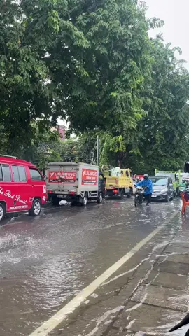 Kamis, 4 Desember 2025 Depan perumahan grisenda hujan sebentar #banjir #kapuk #jakarta #barat 