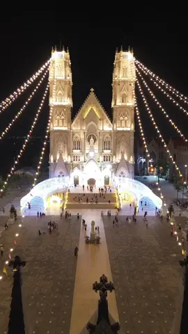 Noel năm nay bạn đi chơi cùng ai chưa🎄 #merrychristmas #donggarden #nhathosongvinh #songvinh #giangsinh 