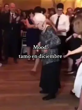 tamo en diciembre  . . . . . . .. . . . . . . #navidad #mood #999 #memedance #santaclaus 