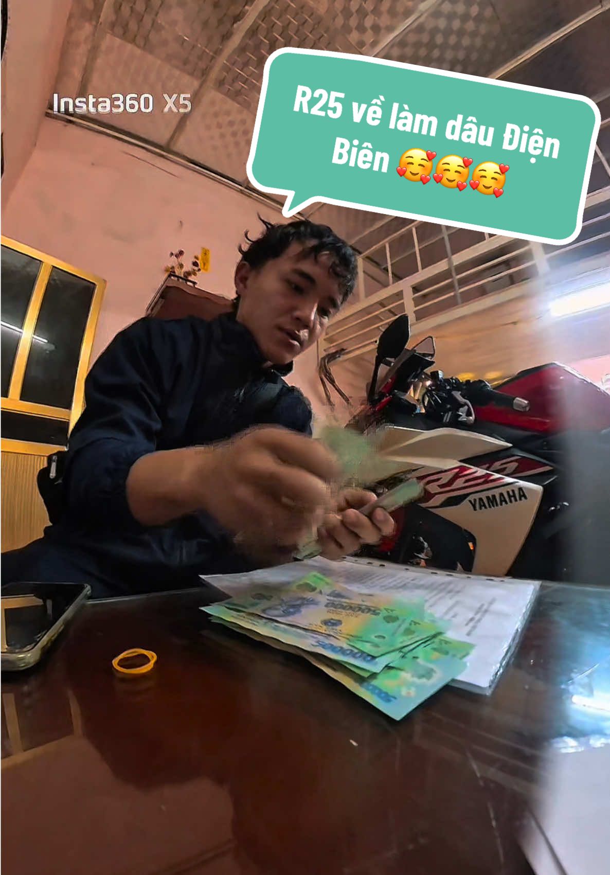 Trả lời @M’A'T Cảm ơn e trai không quản ngại đường xa, cả đi cả về hơn 1000km xuống ủng hộ anh. Rất trân quý 🥰🥰🥰. R25 về làm dâu Điện Biên ạ