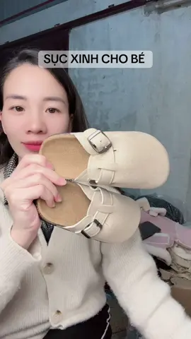 Check out cho e liền các iu ơi. Nó Xinhh lắm luôn ạ #succhobe #giaydepbe #Gaokids #xuhuong 