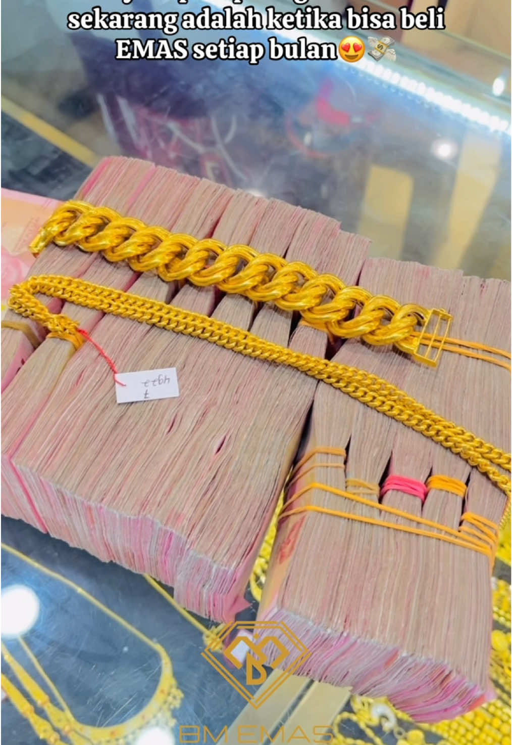Masyaallah pelanggan dari banyuwangi borong emas di BM EMAS,berkah lancar terus rezekinya abah,umi🥰#bmemass #bmemasofficial 