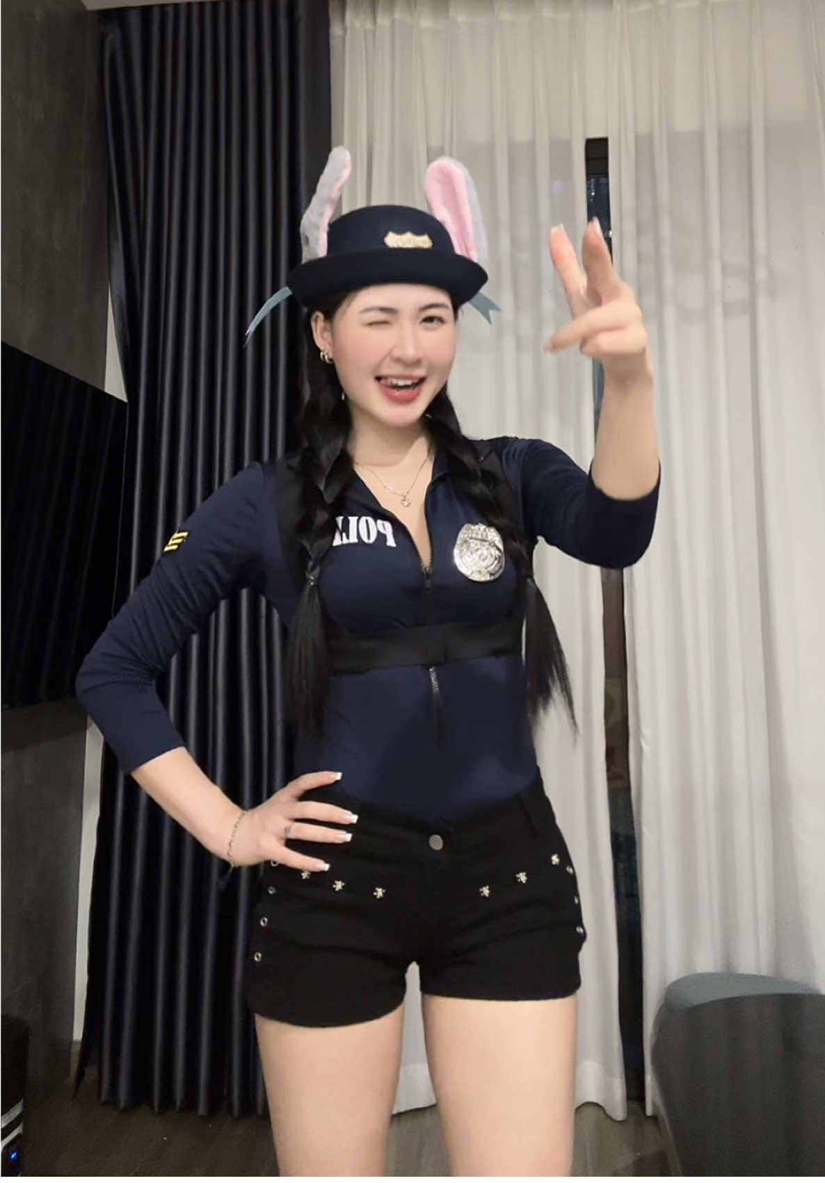 Cô thỏ bận quay toptop rồi nhaaa =))) (dc:@Thư Thor ᐢ. .ᐢ)