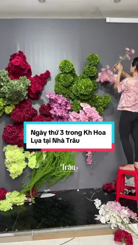 Ngày học thứ 3 rồi. Nhanh quá . Đánh khối vừa phải, chuyển màu êm. Xinh quá #trâuweddingsandevents #KHhoaluanangcao #daycamhoachuyennghiep #daotaohocvien #daycamhoalua 