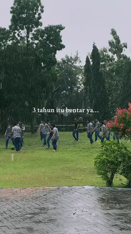 3 tahun itu bentar ternyata.. tapi, kenangannya yang banyak😭 @OSIS SMA NEGERI 3 JOMBANG #smagajombang #smagajo #sman3jombang #siswajombang #masasma 