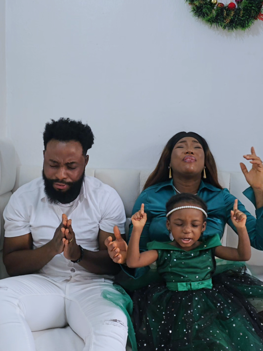 How grateful are you to God?  See how far he's brought us even when we felt lost, he made  a way for us. If you're grateful for the yr drop your testimony in the comment.🙏😭😭 #fyp #worship #thankyouGod  #tiktok #viral 