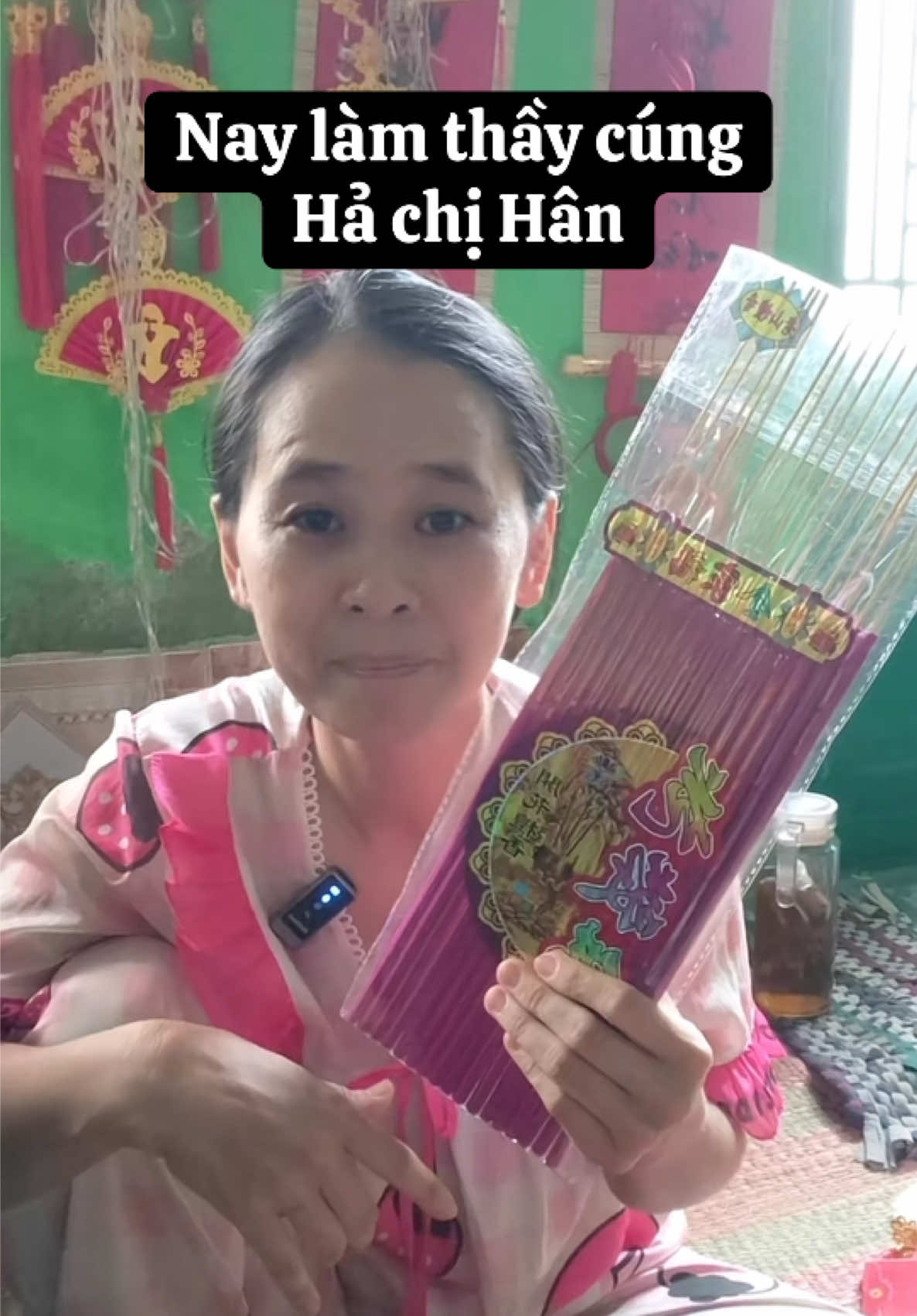 Chị Hân bán nhang #hannguyen #haihuoc 