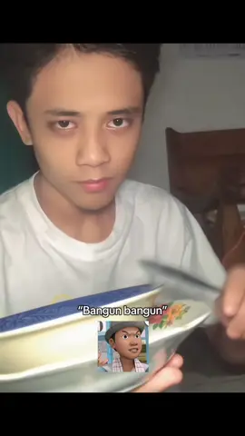 “Bangun bangun” kayak gini kah kalo orang Sunda bangunin orang tidur, jangan sampe besok ada yang nambahin kendang di sound ini woy😭😭 #fypage #impersonate #parody #foryouviral #aditsopojarwo 