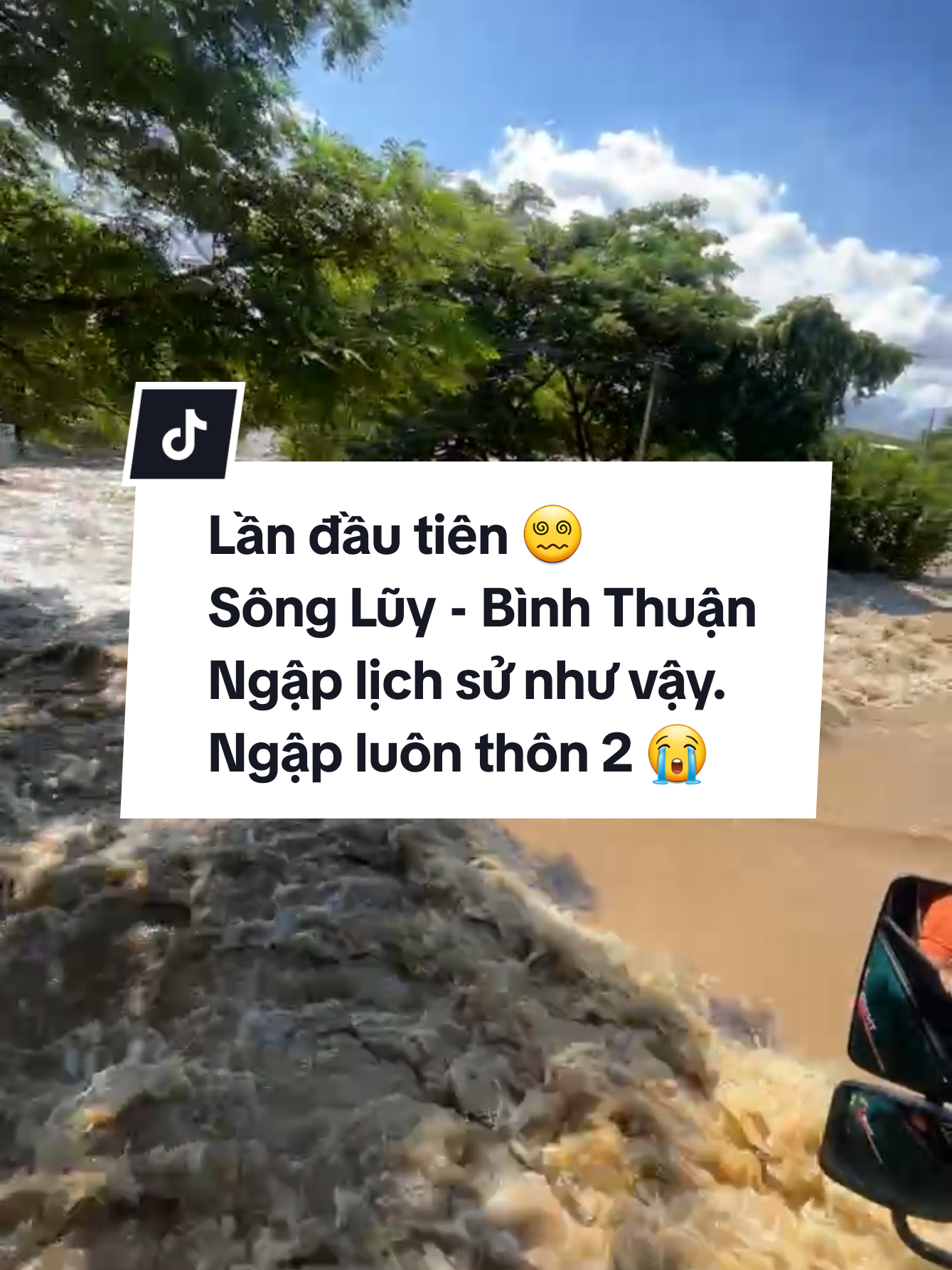 Sông lũy - Bình Thuận nước tiếp tục lên ngập luôn cả thôn 2. 😭