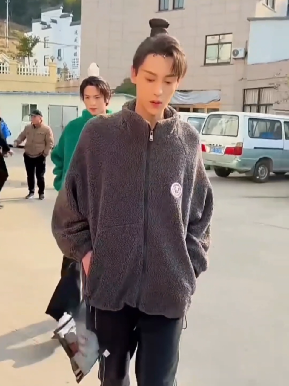 แค่มองคุณเดินอย่างเดียวก็เพลินละ 💛 #เถียนสวี่หนิง  #tianxuning  #田栩宁  #ฟีดดดシ  #เทรนวันนี้ 