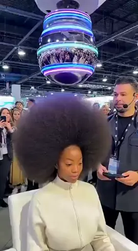Dubai's Newest AI salon Robot Will Shock You... Al Haircut Machine 3.0 Dubai's Future Is Here! #aivideos #ai #haircut #hairstyle #hair 