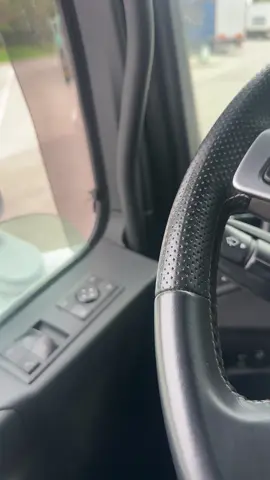 Ja wir Bayern sind da auf jeden Fall sehr speziell 😂  #fy #truckdriver #beer #bavarian #truckergirl 