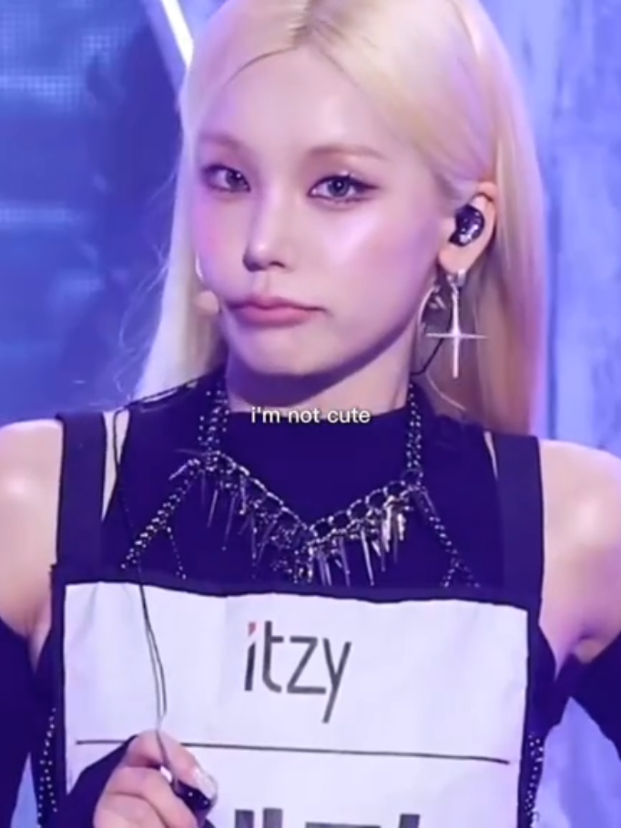 she's just a baby😚 #yeji #itzy #fyp 