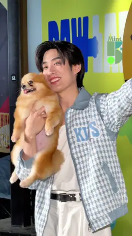 หลงเสียงมาก! #MintReports เก็บโมเมนต์ของหนุ่ม 'เติ้ล มติมันท์' ที่มาร้องเพลงภายในงานเปิดตัว  “PAW LAB” The Exploratorium for Pets & Their Human ที่จัดขึ้นในวันนี้ ชั้น 1 สยามดิสคัฟเวอรี่ 💚 #PawlabSiamdiscoveryXTLE #TLE_mtm  #PAWLAB  #MintMagTH         