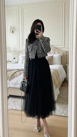 Top 1 chân váy nên có trong tủ đồ , mix được 1 nghìn kiểu nè mí bà 🤍 #chanvay #thoitrangnu #vayxinh #xuhuongtiktok 