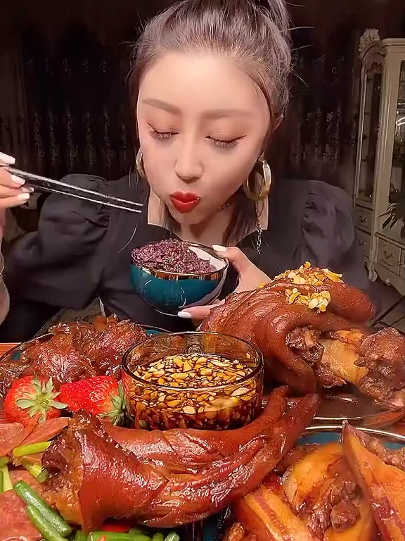 yummy yummy #BEsT777 #eatingshow #yummychallenge #fypシ゚viral #foodchallenge #mukbangeatingshow #coolranchdance #viralvideo #dute_with_me #goviralchallenge#foodasmr #viralvideo #asmrfood #fypsarawak #fypsound #ssoy #chinesetiktok