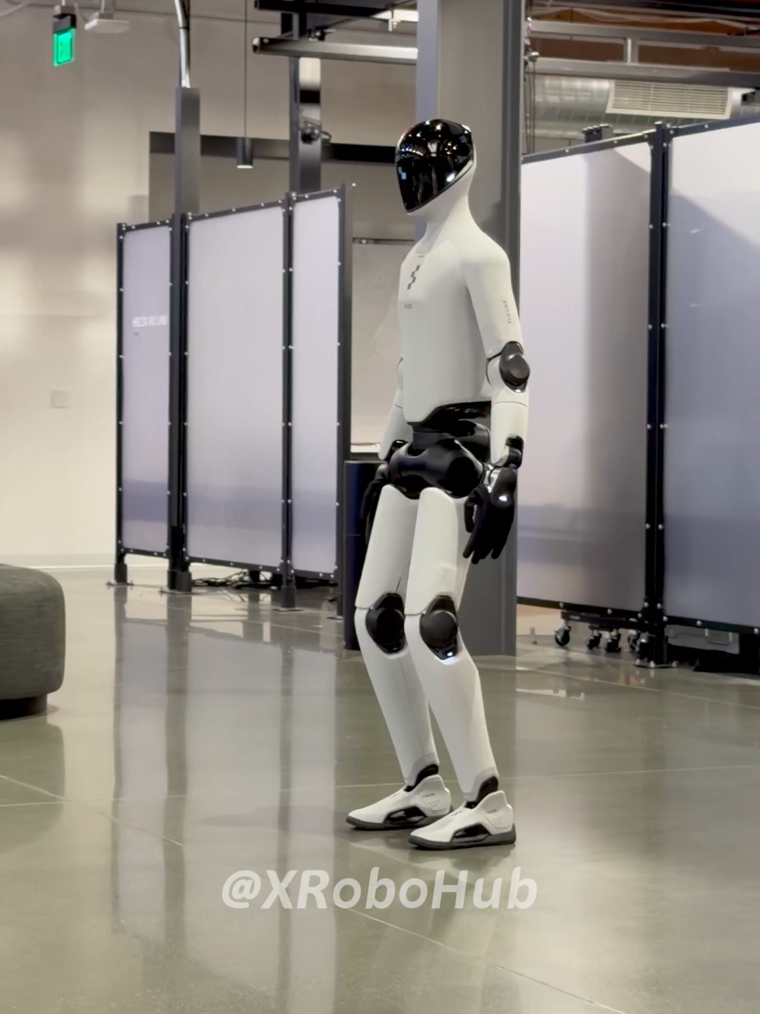 🏃🤖 Figure 03 Runs LIKE A HUMAN! Watch the PERFECT #RobotTurn. #FigureAI #humanoid #robotics #RobotPower