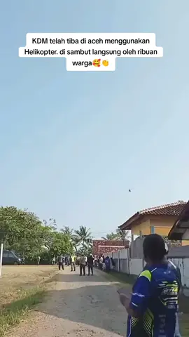 Ribuan Warga Aceh menyambut kedatangan KDM turun dari Helikopter #kdm #gubernurjawabarat #aceh #bencana #fyp 