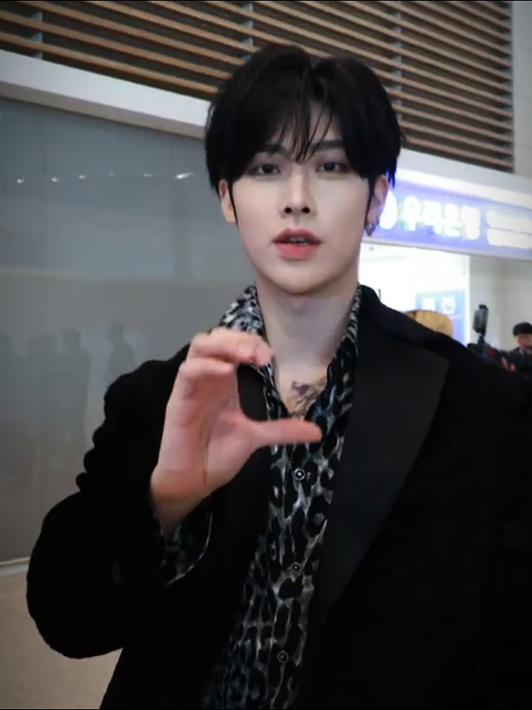 His strength is very high💪 #ricky #shenquanrui #沈泉锐 #shenricky #ZEROBASEONE 