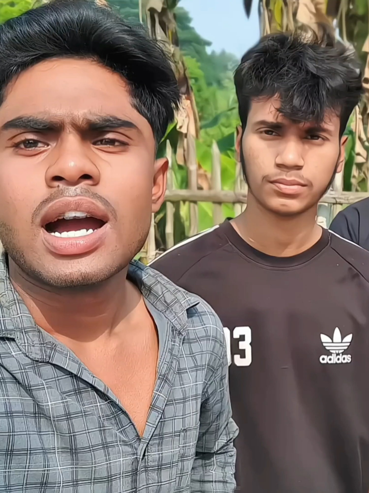 পরে মুখে লাইট মেরে দেখছে আমরা আন্ডার প্যান্টের বাজপাখি..!😅😅🦅 . . #foryou #viralvideo #trending #আন্ডারগ্রাউন্ডের_বাজপাখি😎 #পাকশীর_ছোট_ভাই #1million #funnyvideos #foryoupage #fypシ #bdtiktokofficial🇧🇩