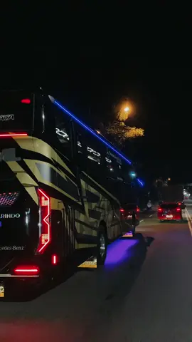 Hey cewek.  #bus #videobus #bismania #busmalam #beranda 
