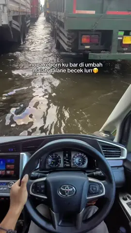 alhamdulilah reyen mobil anyar,walapun dalane banjir🙏😊