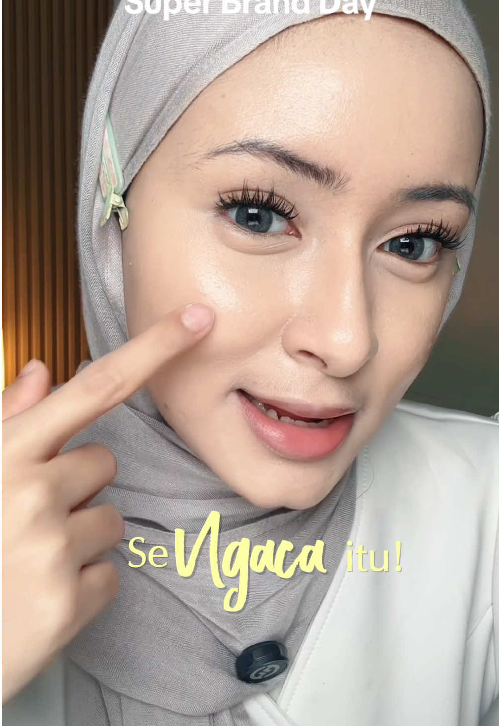 Cushion glow @glad2glow.indo yang baru ngaca banget✨ jujur ini ga di set pake bedak tapi dia bisa ngeset sendiri loh dan nyatu bgt ke kulit🥹🫶🏻✨ #cushion #cushionviral #highcoverage #glowcushiong2g 