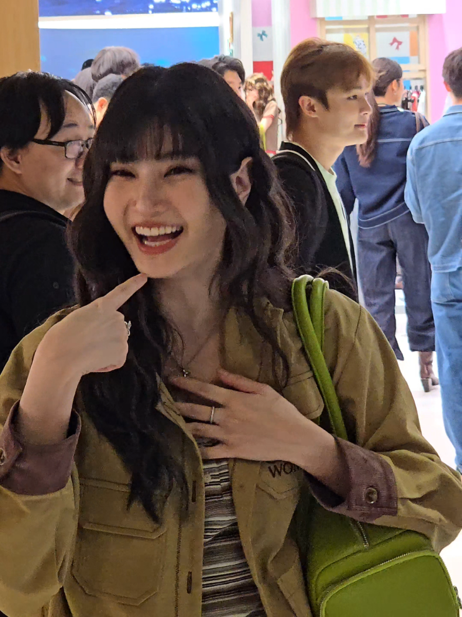 ชีวิตฉันคอมพลีสล่ะได้ฟังเสียงหัวเราะพี่เบิ้ลด้วยหูตัวเอง ชอบบบบ5555555 @mable_siriwalee  #mable_siriwalee #clairebell #fypシ゚ #เมเบิ้ลสิริวลี  #fyppppppppppppppppppppppp 