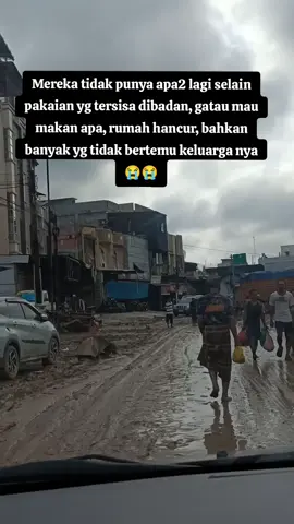 semoga mereka selalu dalam keadaan sehat dan diberikan kekuatan 🥹🤲 #prayforaceh  #kabaracehtamiang  #acehtamiangberduka 