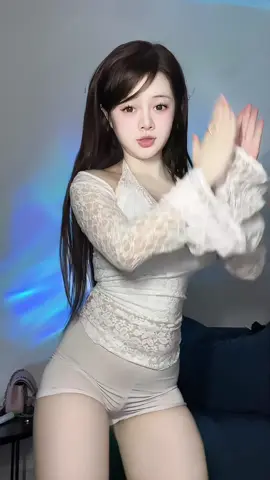 Đồ trắng có làm anh lo lắng #tiktokdance #xuhuong #fyp #viral #trending 