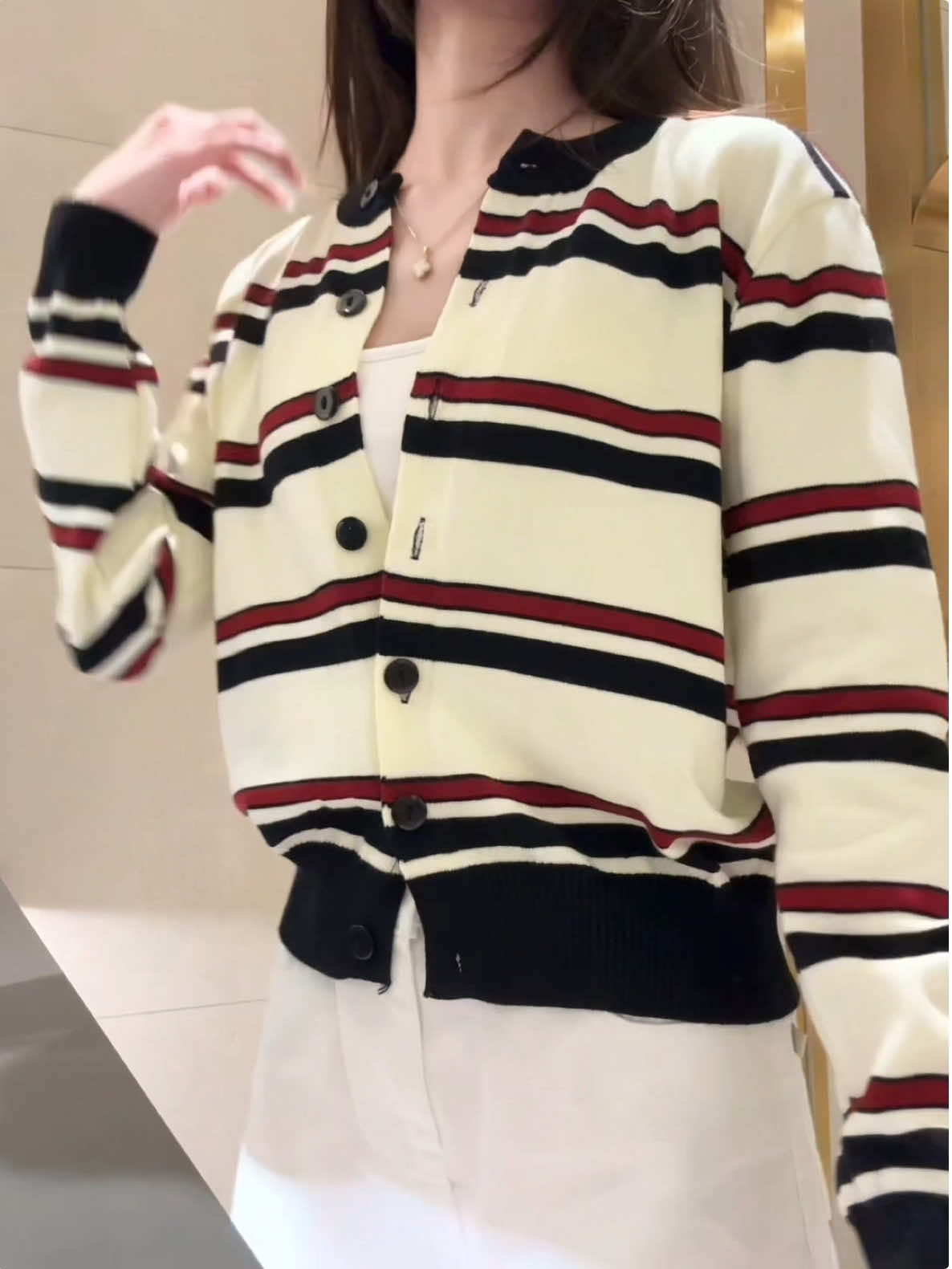 áo xinh sang #xh #outfits #thuylinh1603 #cardigan 