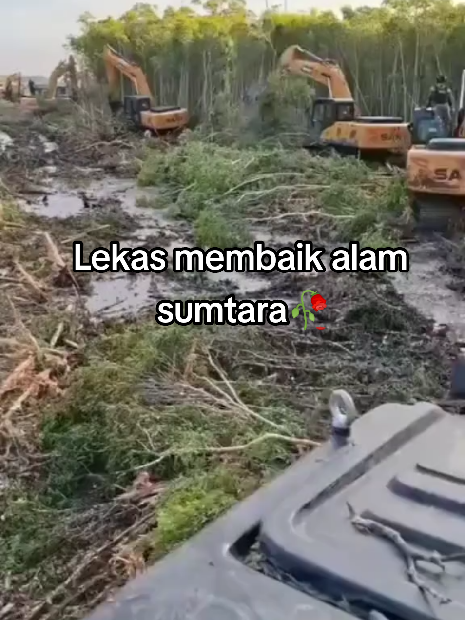 Akibat Eksploitasi Alam yang tak terbatas.membuat alam murka. pray for saudara kita di sumatra #prayforsumatera #banjirbandang #banjir  #iwanfals 