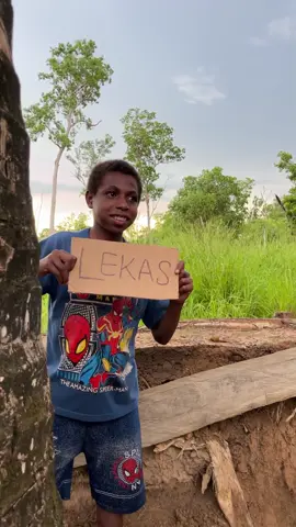 Kami tidak bisa membantu materil, tapi doa kami selalu ada buat sodara kami . Salam dari ujung timur Indonesia untuk ujung barat Indonesia Ayoo Bangkit saudaraku 😇🙏🏻🙏🏻 #prayforsumatera #prayforsumbar #prayforaceh #prayforsumut #banjirbandang 