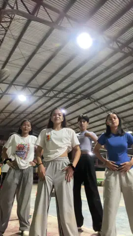 😜                                                       @👾 @It's me ryanniell @reiá  #fyp #dance #foryoupage 